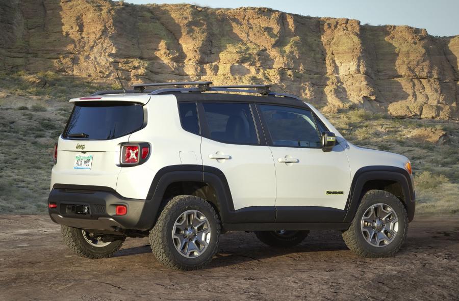  Jeep Renegade Commander Concept 2016 года  (фото 2 из 15)